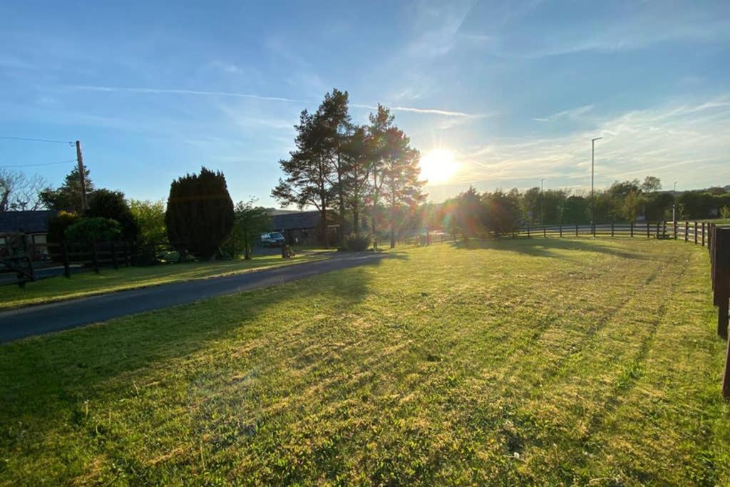 Casa de Campo District In 1 Acre Gardens Off M6