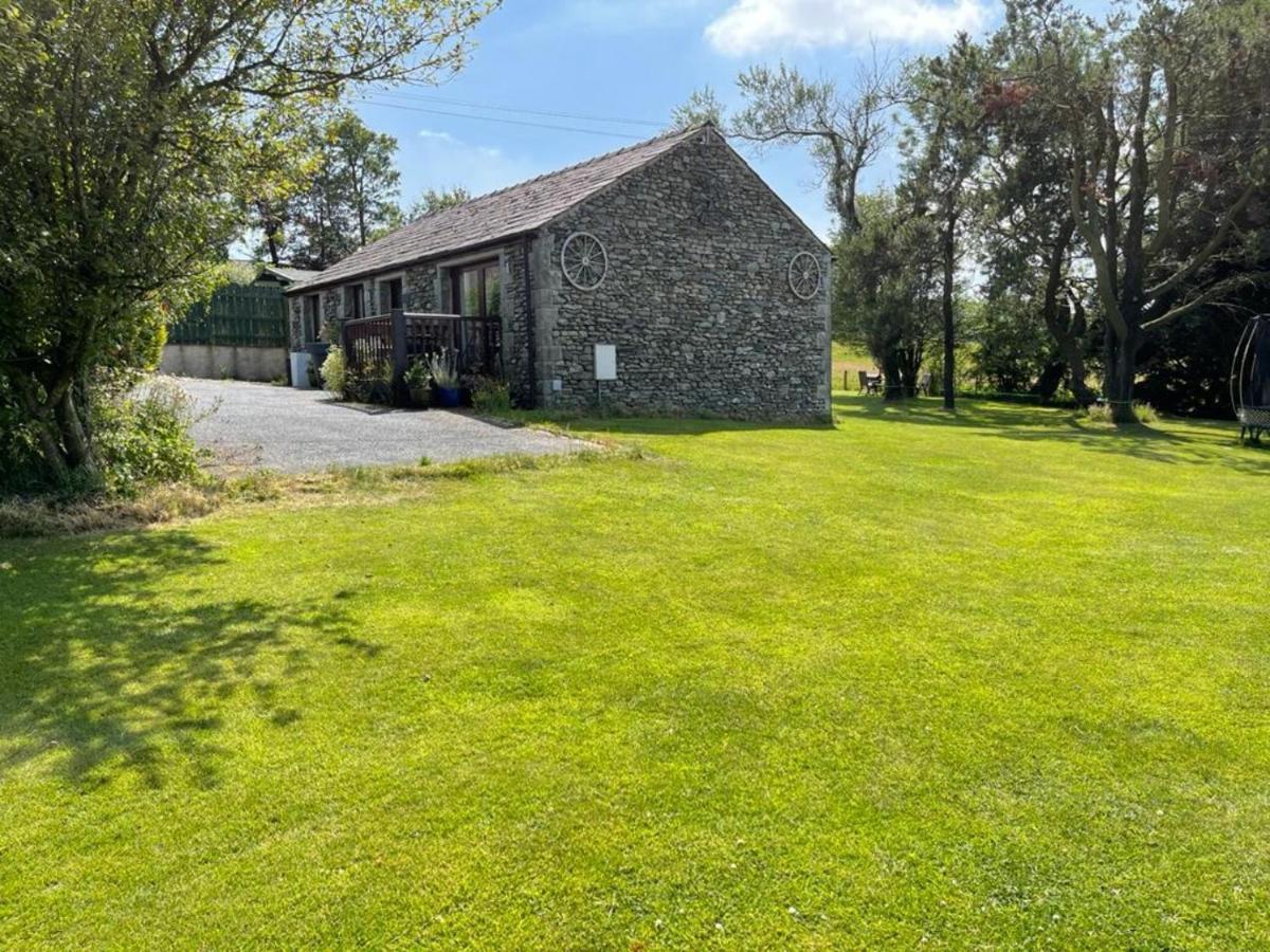 District In 1 Acre Gardens Off M6 Casa de Campo